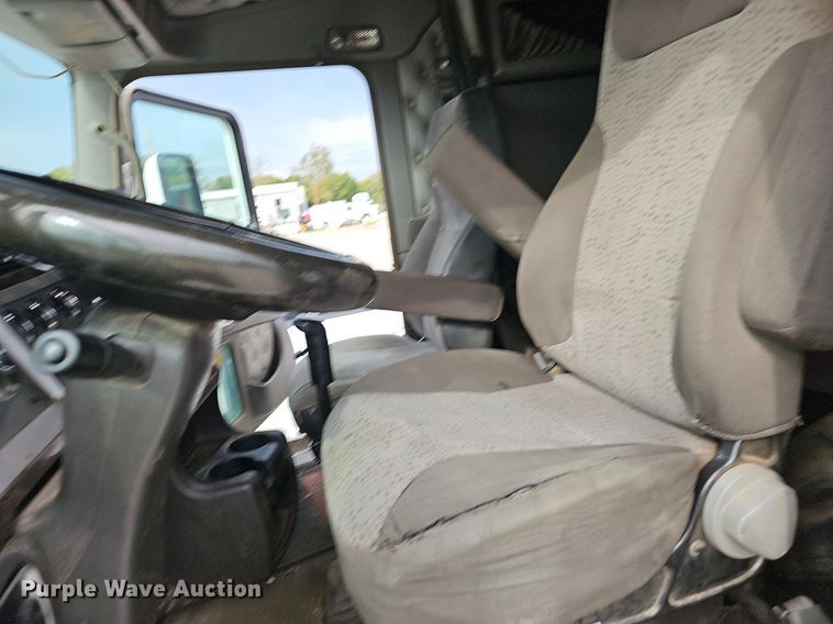 image for item OG9443 2012 Kenworth T660  semi truck