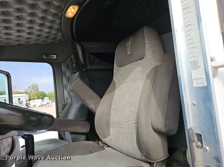 image for item OG9443 2012 Kenworth T660  semi truck