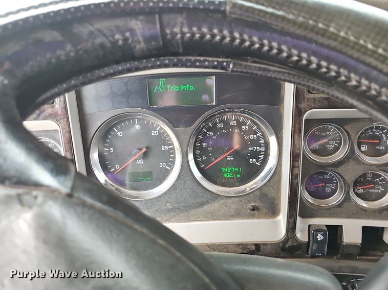 image for item OG9443 2012 Kenworth T660  semi truck