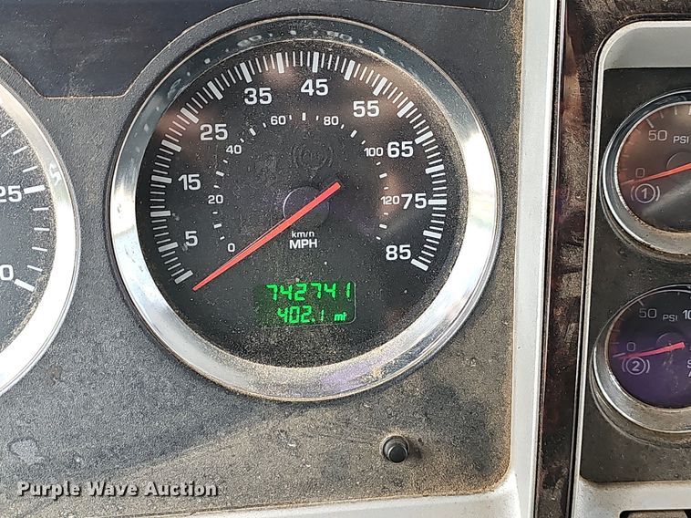 image for item OG9443 2012 Kenworth T660  semi truck