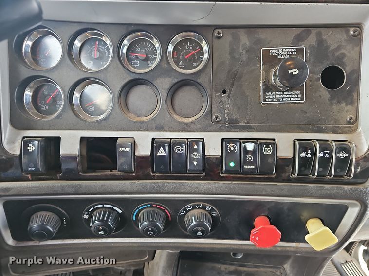 image for item OG9443 2012 Kenworth T660  semi truck