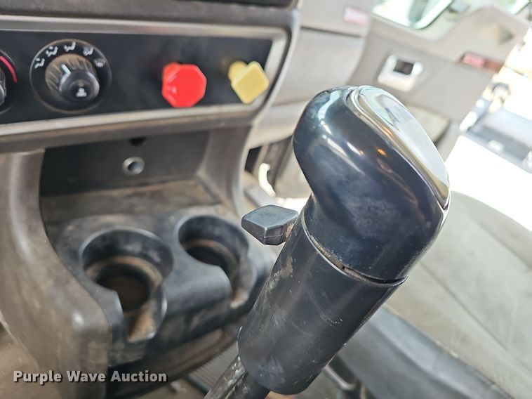 image for item OG9443 2012 Kenworth T660  semi truck