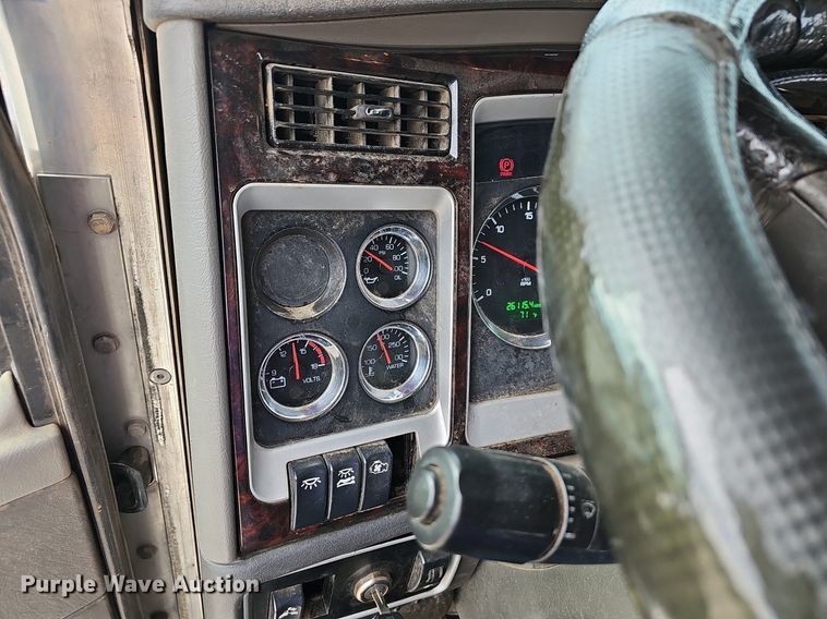 image for item OG9443 2012 Kenworth T660  semi truck