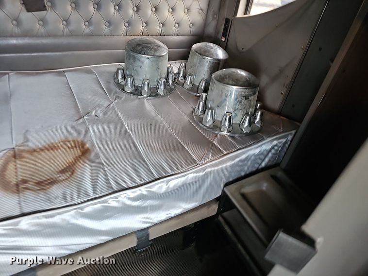 image for item OG9443 2012 Kenworth T660  semi truck