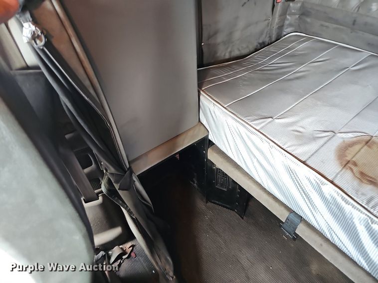 image for item OG9443 2012 Kenworth T660  semi truck