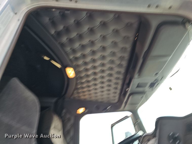 image for item OG9443 2012 Kenworth T660  semi truck