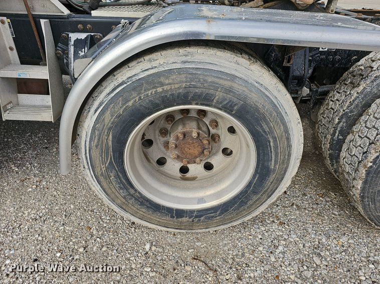 image for item OG9443 2012 Kenworth T660  semi truck