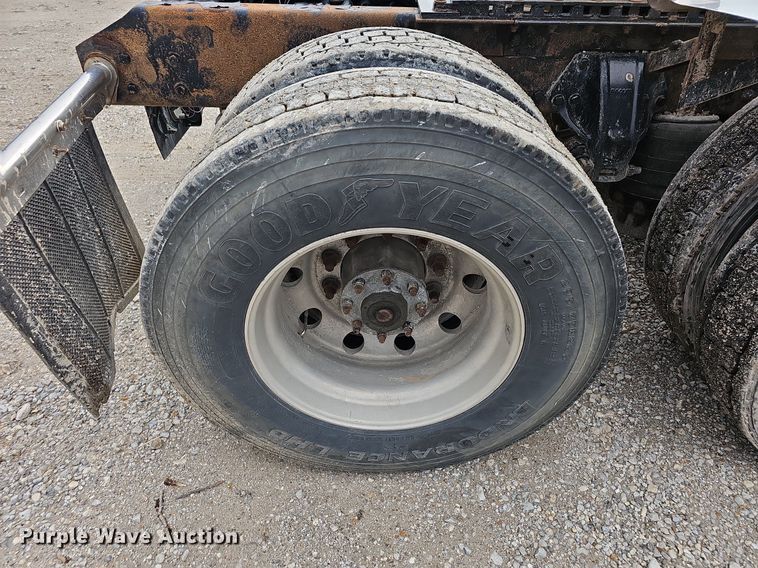 image for item OG9443 2012 Kenworth T660  semi truck