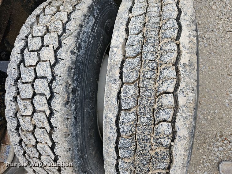 image for item OG9443 2012 Kenworth T660  semi truck