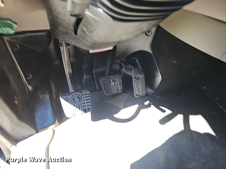 image for item OG9448 2012 Kenworth T700  semi truck