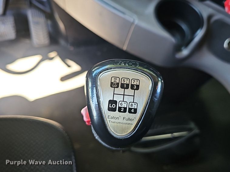 image for item OG9448 2012 Kenworth T700  semi truck