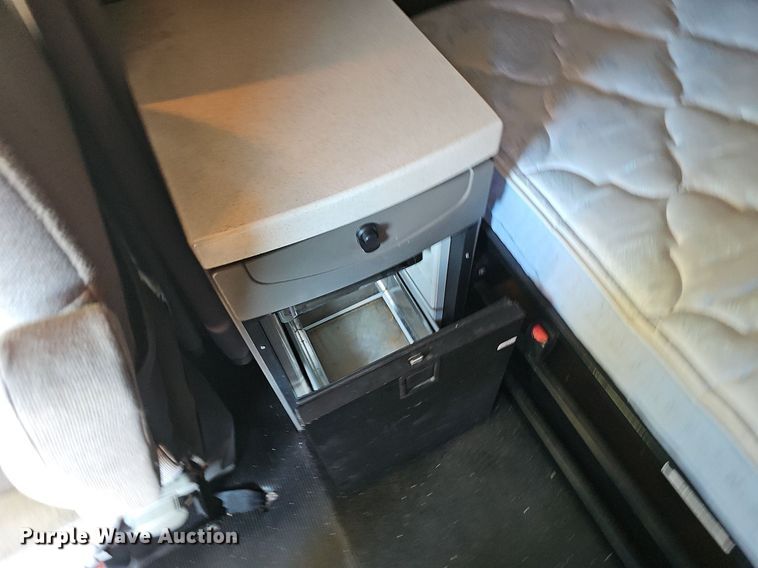 image for item OG9448 2012 Kenworth T700  semi truck