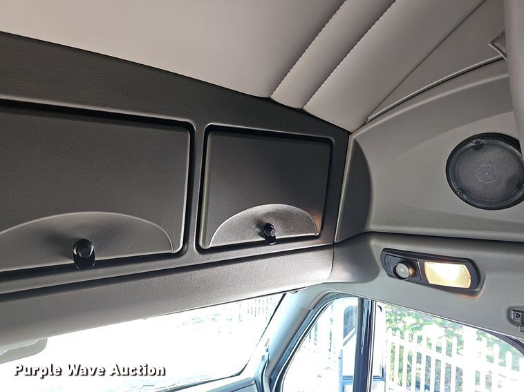 image for item OG9448 2012 Kenworth T700  semi truck