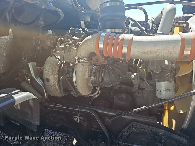 image for item OG9448 2012 Kenworth T700  semi truck