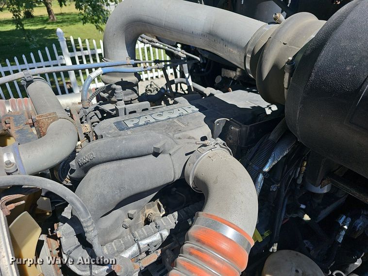 image for item OG9448 2012 Kenworth T700  semi truck