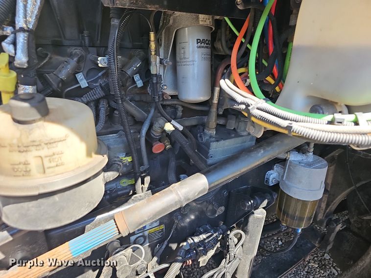 image for item OG9448 2012 Kenworth T700  semi truck