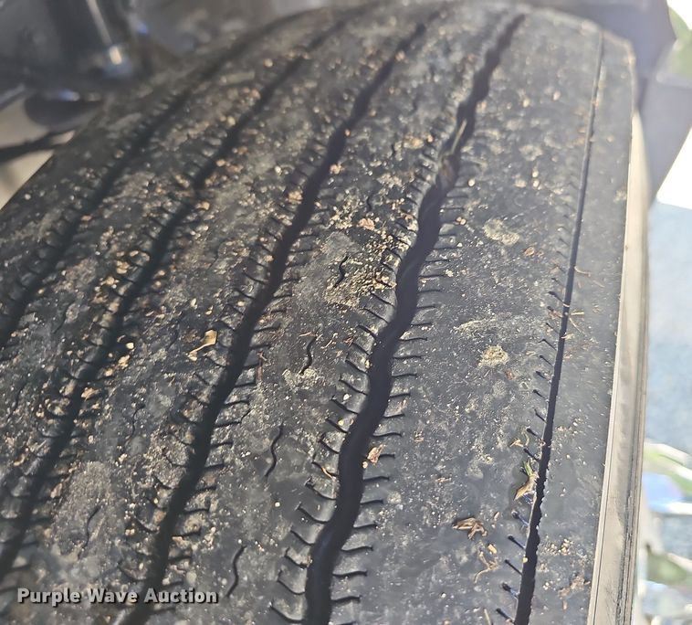 image for item OG9448 2012 Kenworth T700  semi truck