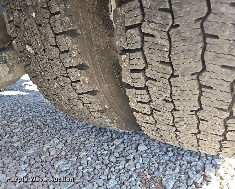 image for item OG9448 2012 Kenworth T700  semi truck