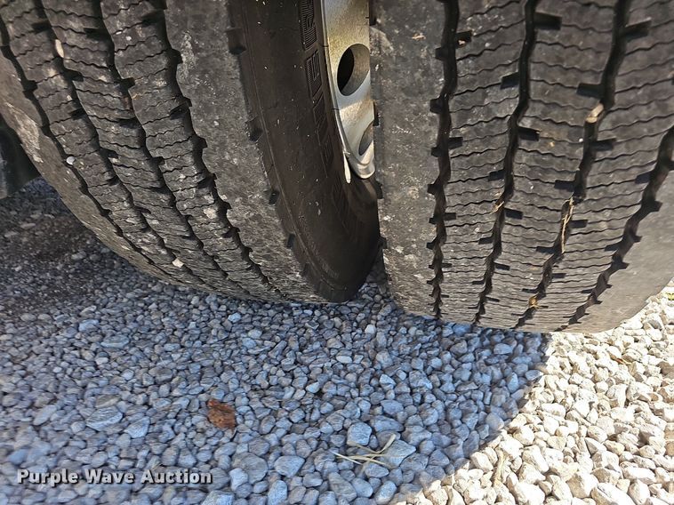 image for item OG9448 2012 Kenworth T700  semi truck