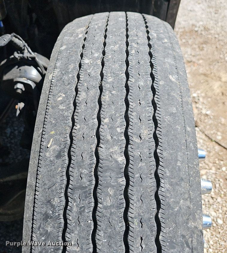 image for item OG9448 2012 Kenworth T700  semi truck