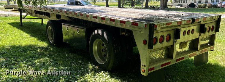 image for item OK9735 2000 Reitnouer  flatbed trailer