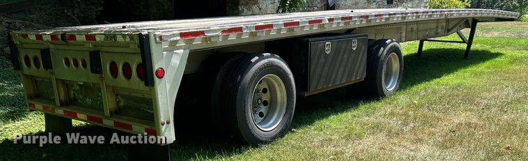 image for item OK9735 2000 Reitnouer  flatbed trailer