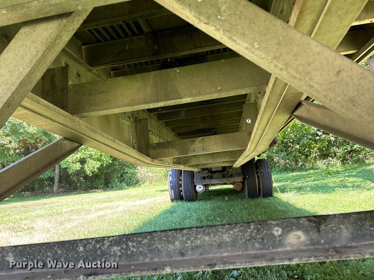 image for item OK9735 2000 Reitnouer  flatbed trailer