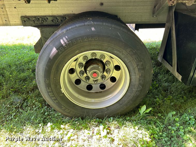 image for item OK9735 2000 Reitnouer  flatbed trailer