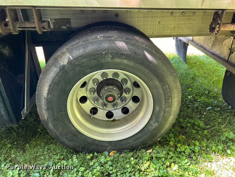 image for item OK9735 2000 Reitnouer  flatbed trailer