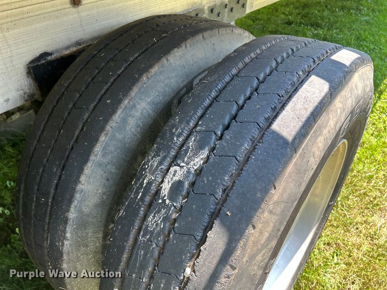 image for item OK9735 2000 Reitnouer  flatbed trailer