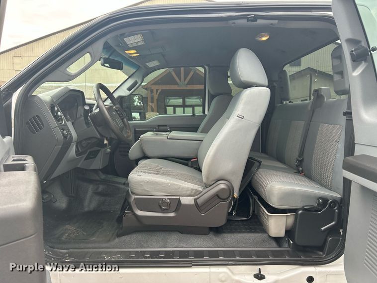 image for item DJ6332 2016 Ford F250 Super Duty  SuperCab pickup truck