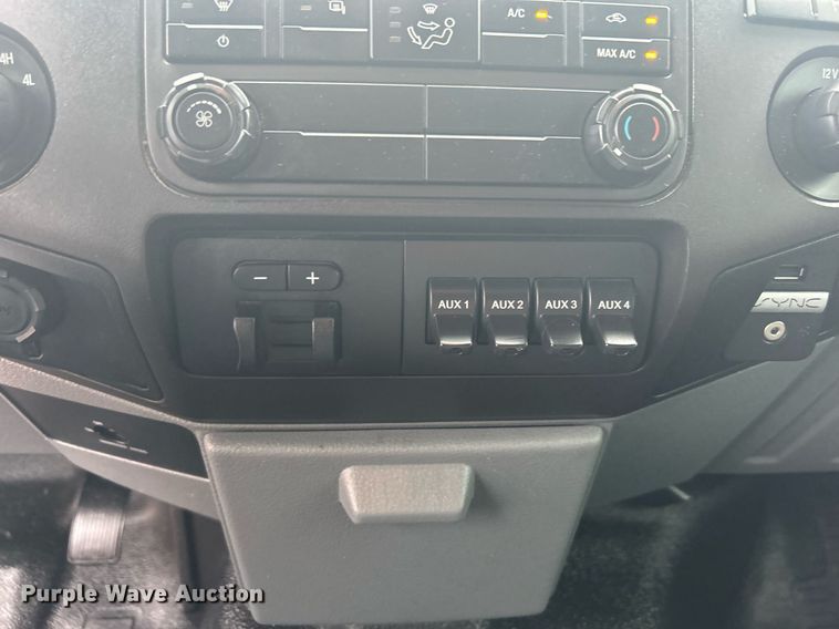 image for item DJ6332 2016 Ford F250 Super Duty  SuperCab pickup truck