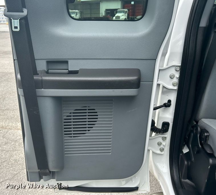 image for item DJ6332 2016 Ford F250 Super Duty  SuperCab pickup truck