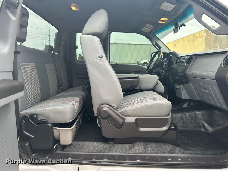 image for item DJ6332 2016 Ford F250 Super Duty  SuperCab pickup truck