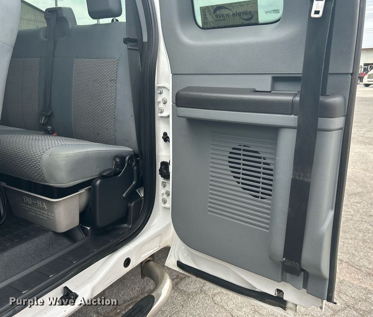 image for item DJ6332 2016 Ford F250 Super Duty  SuperCab pickup truck