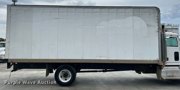 image for item DJ6336 2016 Peterbilt 330  box truck