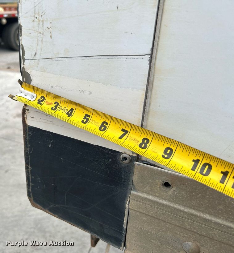 image for item DJ6336 2016 Peterbilt 330  box truck