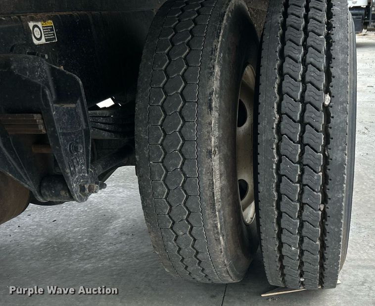 image for item DJ6336 2016 Peterbilt 330  box truck