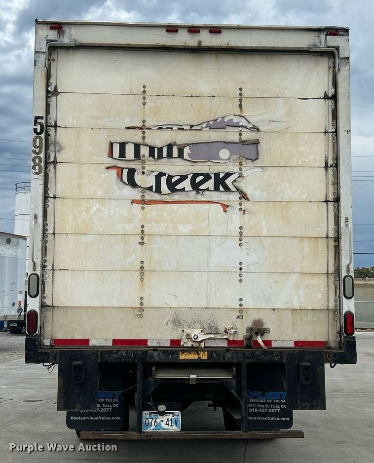 image for item DJ6337 2016 Peterbilt 330  box truck