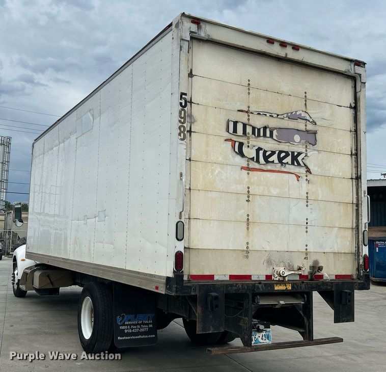 image for item DJ6337 2016 Peterbilt 330  box truck