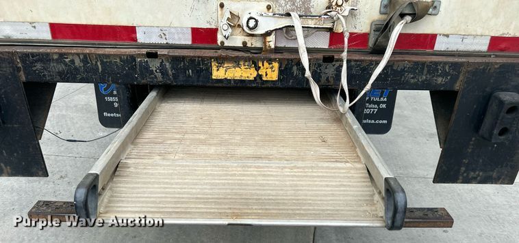 image for item DJ6337 2016 Peterbilt 330  box truck