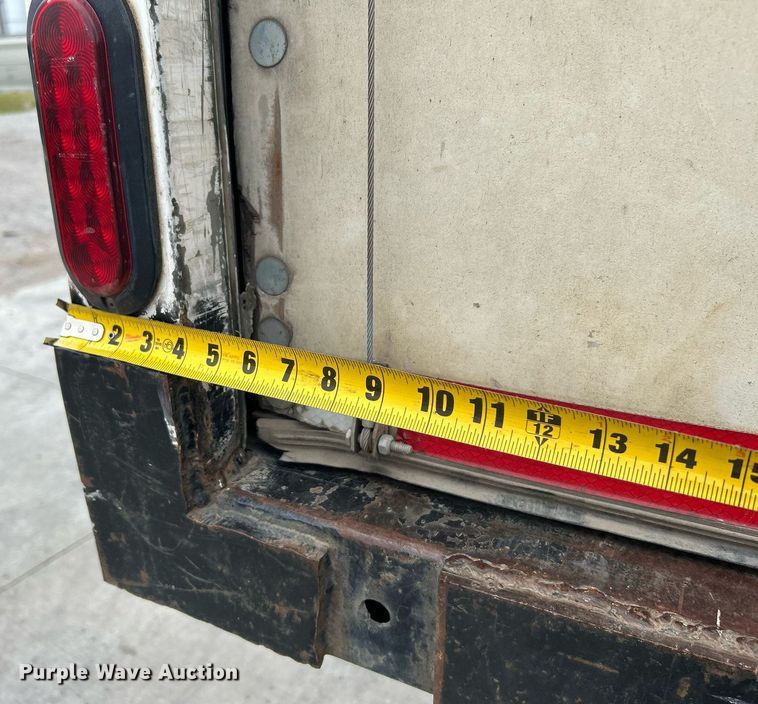 image for item DJ6337 2016 Peterbilt 330  box truck