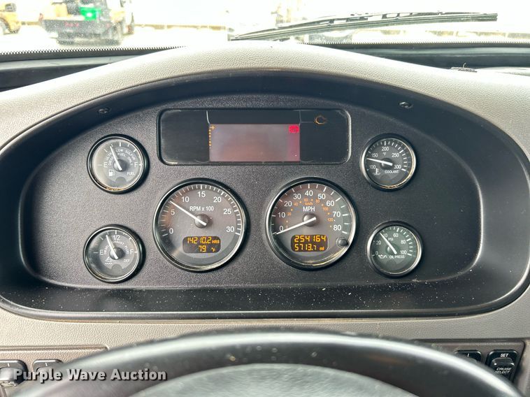 image for item DJ6337 2016 Peterbilt 330  box truck