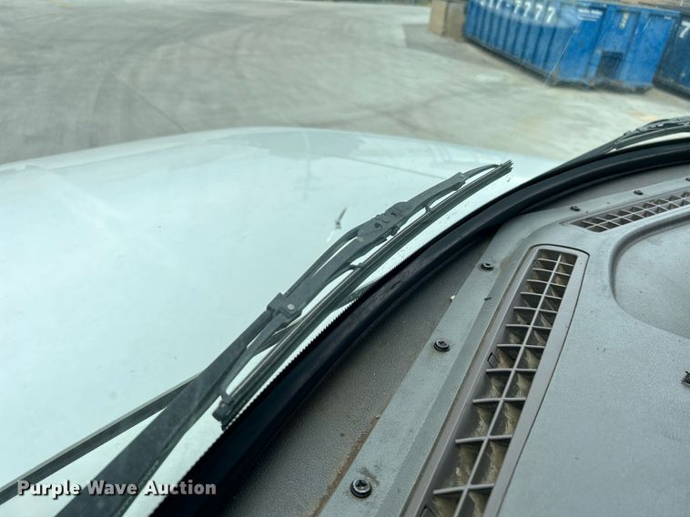 image for item DJ6337 2016 Peterbilt 330  box truck