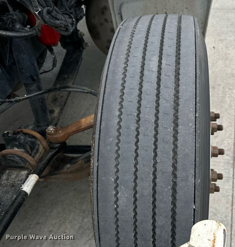 image for item DJ6337 2016 Peterbilt 330  box truck