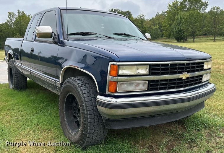 image for item DJ6338 1993 Chevrolet 1500  Ext. Cab pickup truck