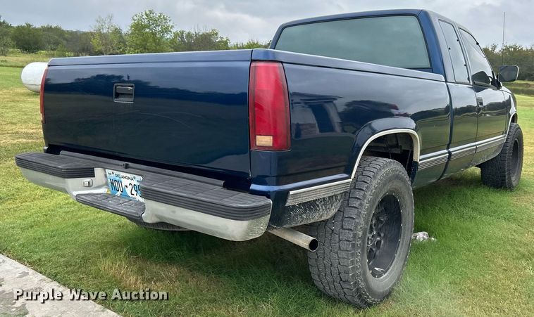 image for item DJ6338 1993 Chevrolet 1500  Ext. Cab pickup truck