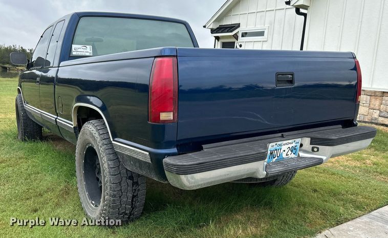 image for item DJ6338 1993 Chevrolet 1500  Ext. Cab pickup truck