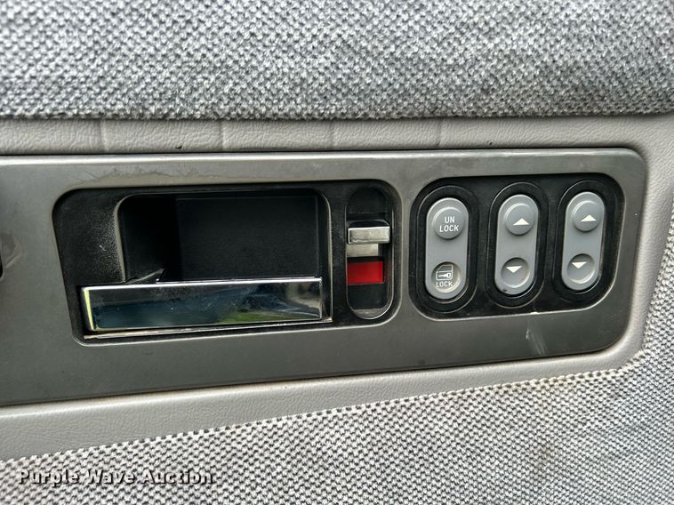 image for item DJ6338 1993 Chevrolet 1500  Ext. Cab pickup truck