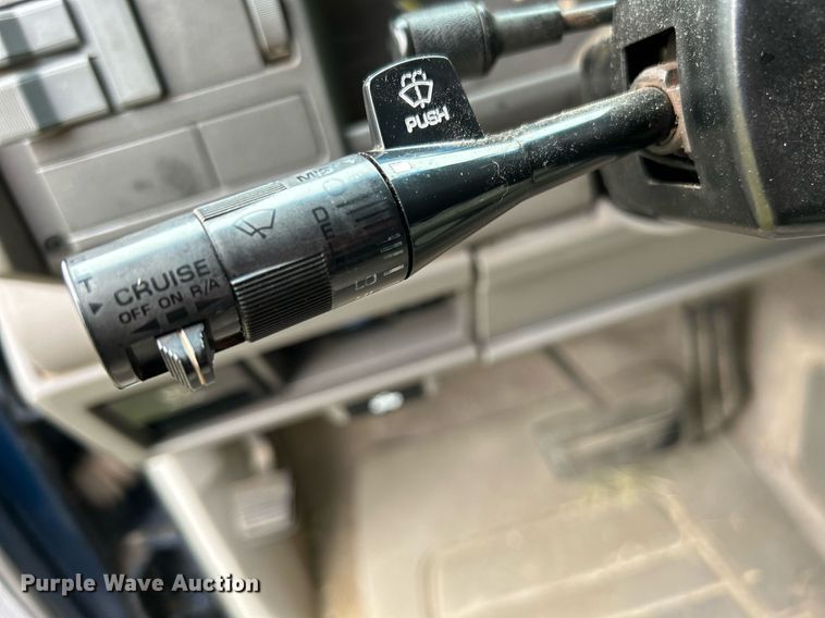 image for item DJ6338 1993 Chevrolet 1500  Ext. Cab pickup truck